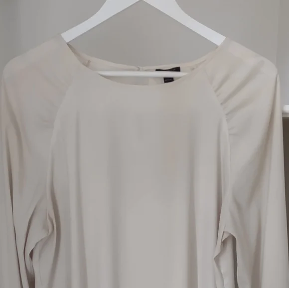 ANN TAYLOR Blouse Ivory Large Petite LP - Picture 7 of 7